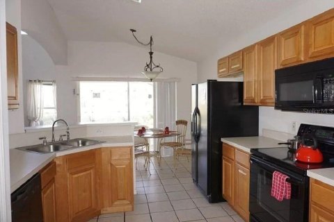 Casa en venta en Kissimmee, Florida, 5 dormitorios, 215.25 m2 № 2106393 - foto 7
