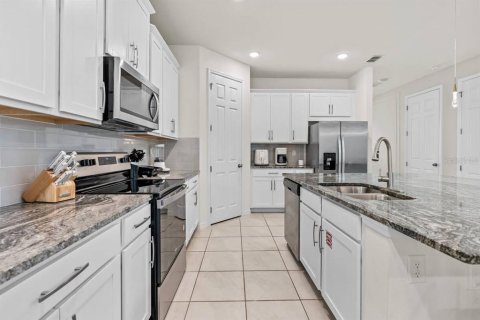 Villa ou maison à vendre à Kissimmee, Floride: 7 chambres, 328.22 m2 № 2406442 - photo 12