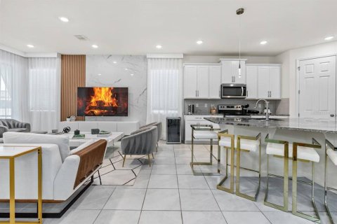 Villa ou maison à vendre à Kissimmee, Floride: 7 chambres, 328.22 m2 № 2406442 - photo 8