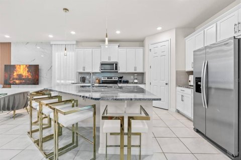 Villa ou maison à vendre à Kissimmee, Floride: 7 chambres, 328.22 m2 № 2406442 - photo 10