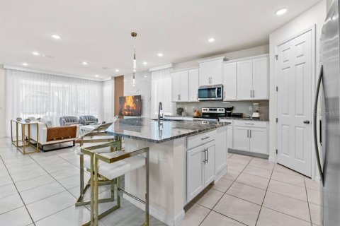 Villa ou maison à vendre à Kissimmee, Floride: 7 chambres, 328.22 m2 № 2406442 - photo 9