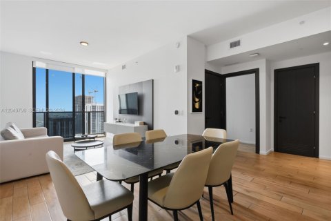 Condo in Miami, Florida, 1 bedroom  № 2252316 - photo 10