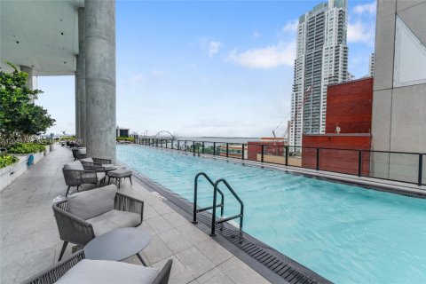 Condo in Miami, Florida, 1 bedroom  № 2252316 - photo 3