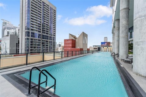 Condo in Miami, Florida, 1 bedroom  № 2252316 - photo 4