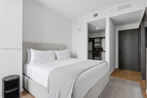 Condo in Miami, Florida, 1 bedroom  № 2252316 - photo 16