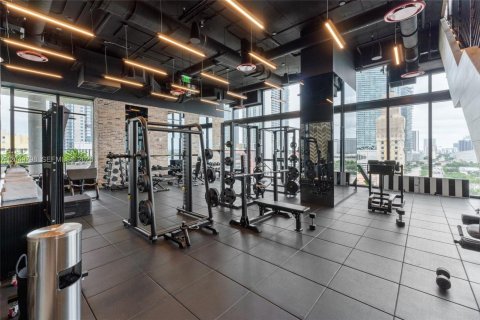 Condo in Miami, Florida, 1 bedroom  № 2252316 - photo 5