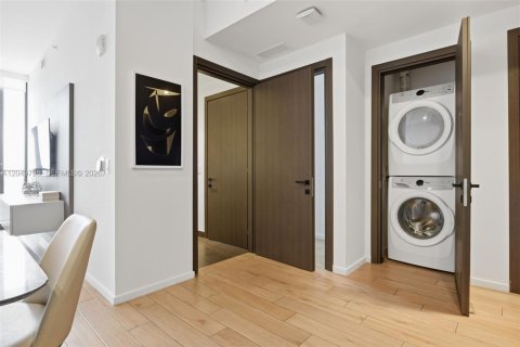 Condo in Miami, Florida, 1 bedroom  № 2252316 - photo 26