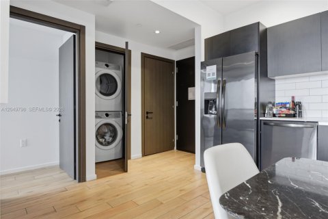 Condo in Miami, Florida, 1 bedroom  № 2252316 - photo 22