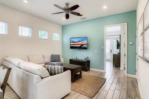 Casa en alquiler en Kissimmee, Florida, 3 dormitorios, 145.3 m2 № 1810150 - foto 5