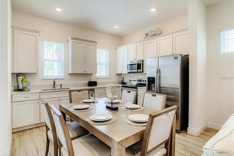 Casa en alquiler en Kissimmee, Florida, 3 dormitorios, 145.3 m2 № 1810150 - foto 6