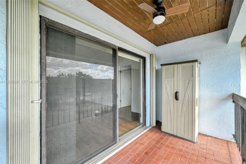 Copropriété à vendre à Hialeah, Floride: 2 chambres, 86.03 m2 № 1995943 - photo 6
