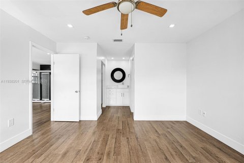Copropriété à vendre à Hialeah, Floride: 2 chambres, 86.03 m2 № 1995943 - photo 19