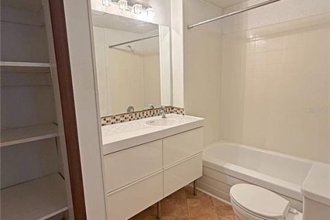 Apartment in Orlando, Florida 2 bedrooms, 60.39 sq.m. № 2156117 - photo 8