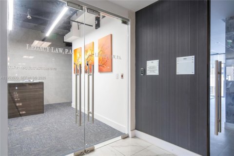 Propiedad comercial en venta en Miami, Florida № 2008024 - foto 13