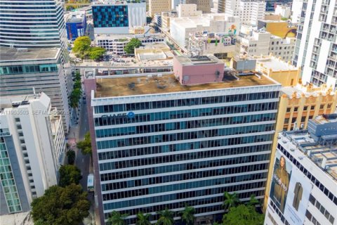 Propiedad comercial en venta en Miami, Florida № 2008024 - foto 21