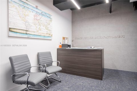 Propiedad comercial en venta en Miami, Florida № 2008024 - foto 10