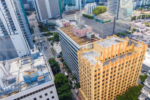 Propiedad comercial en venta en Miami, Florida № 2008024 - foto 17