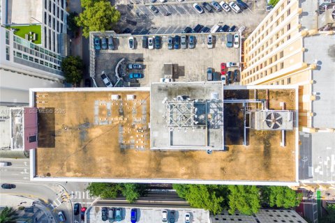 Propiedad comercial en venta en Miami, Florida № 2008024 - foto 18