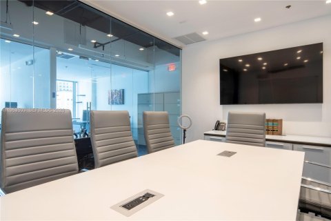 Propiedad comercial en venta en Miami, Florida № 2008024 - foto 6