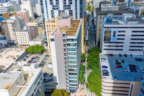 Propiedad comercial en venta en Miami, Florida № 2008024 - foto 16