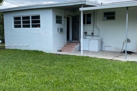 Villa ou maison à louer à Miami, Floride: 3 chambres, 112.04 m2 № 2002816 - photo 15