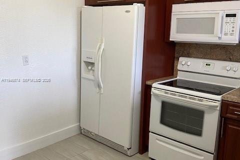 Villa ou maison à louer à Miami, Floride: 3 chambres, 112.04 m2 № 2002816 - photo 6