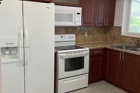 Villa ou maison à louer à Miami, Floride: 3 chambres, 112.04 m2 № 2002816 - photo 7