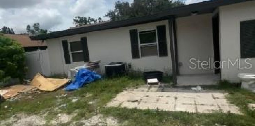 House in Saint Petersburg, Florida 4 bedrooms, 171.68 sq.m. № 1841708