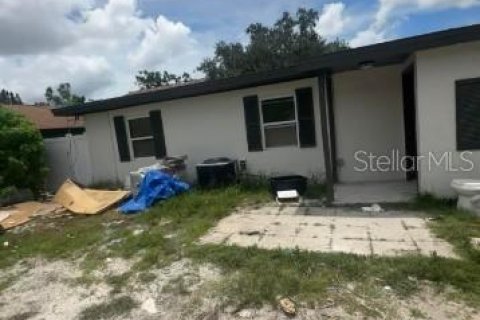 House in Saint Petersburg, Florida 4 bedrooms, 171.68 sq.m. № 1841708 - photo 2