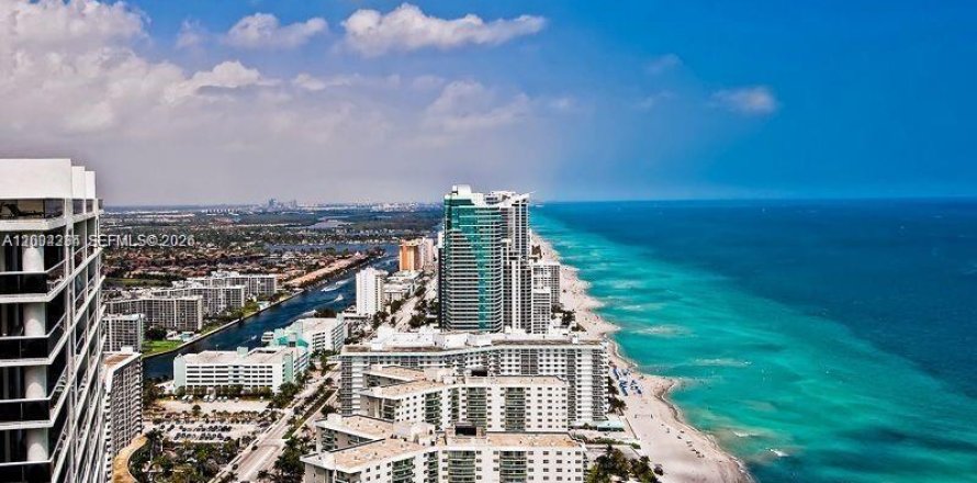 Condo in Hallandale Beach, Florida, 1 bedroom  № 2068972