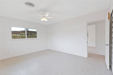 Villa ou maison à vendre à Saint Petersburg, Floride: 3 chambres, 178.19 m2 № 2396809 - photo 27