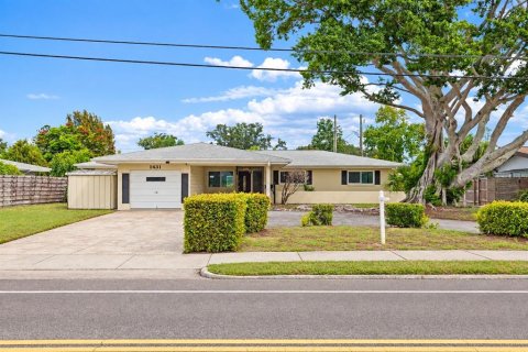 Villa ou maison à Saint Petersburg, Floride 3 chambres, 178.19 m2 № 2396809