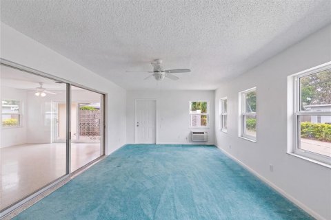 Villa ou maison à vendre à Saint Petersburg, Floride: 3 chambres, 178.19 m2 № 2396809 - photo 18