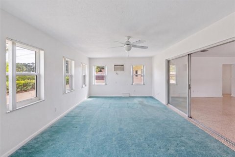 Villa ou maison à vendre à Saint Petersburg, Floride: 3 chambres, 178.19 m2 № 2396809 - photo 16