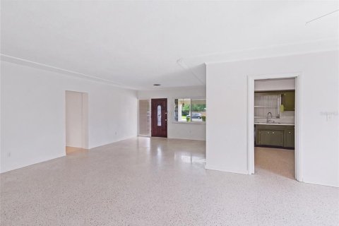 Villa ou maison à vendre à Saint Petersburg, Floride: 3 chambres, 178.19 m2 № 2396809 - photo 10
