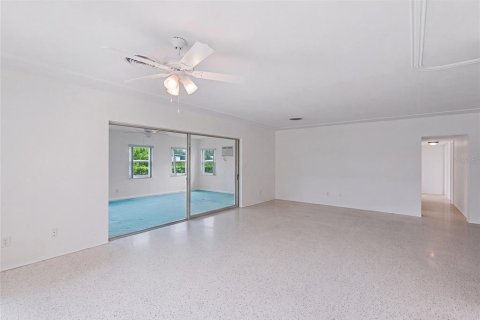 Villa ou maison à vendre à Saint Petersburg, Floride: 3 chambres, 178.19 m2 № 2396809 - photo 12