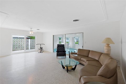 Villa ou maison à vendre à Saint Petersburg, Floride: 3 chambres, 178.19 m2 № 2396809 - photo 15