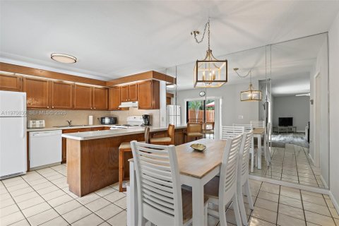 Townhouse in Stuart, Florida 2 bedrooms, 119.66 sq.m. № 2031470 - photo 10