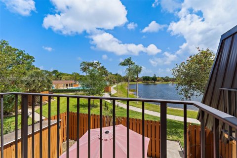 Townhouse in Stuart, Florida 2 bedrooms, 119.66 sq.m. № 2031470 - photo 24