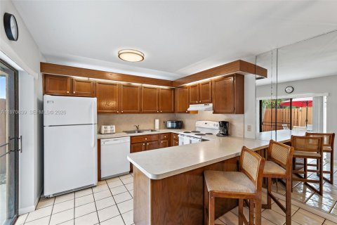 Townhouse in Stuart, Florida 2 bedrooms, 119.66 sq.m. № 2031470 - photo 12