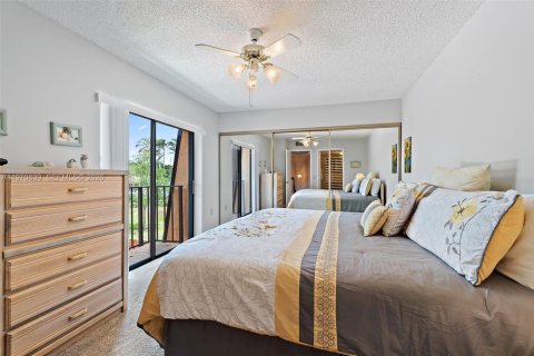 Townhouse in Stuart, Florida 2 bedrooms, 119.66 sq.m. № 2031470 - photo 15