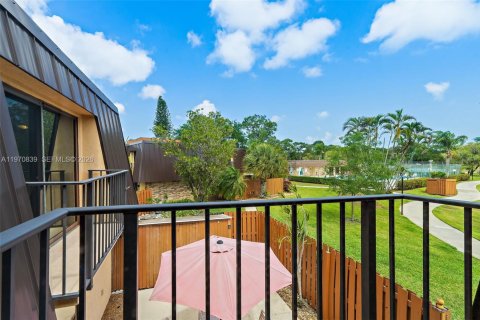 Townhouse in Stuart, Florida 2 bedrooms, 119.66 sq.m. № 2031470 - photo 17