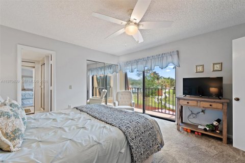 Townhouse in Stuart, Florida 2 bedrooms, 119.66 sq.m. № 2031470 - photo 20