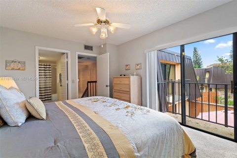 Townhouse in Stuart, Florida 2 bedrooms, 119.66 sq.m. № 2031470 - photo 16