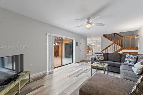 Townhouse in Stuart, Florida 2 bedrooms, 119.66 sq.m. № 2031470 - photo 8