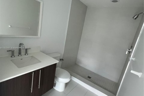 Condo in Doral, Florida, 3 bedrooms  № 2038021 - photo 23