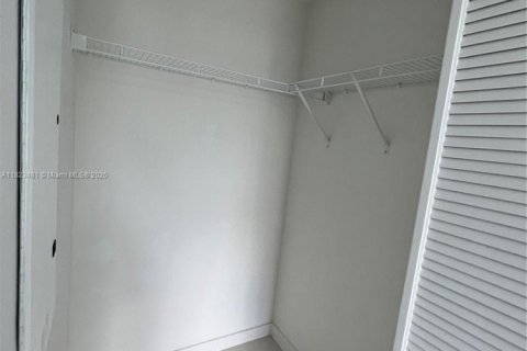 Condo in Doral, Florida, 3 bedrooms  № 2038021 - photo 25