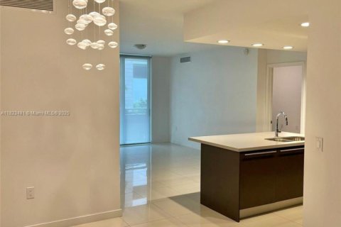 Condo in Doral, Florida, 3 bedrooms  № 2038021 - photo 4