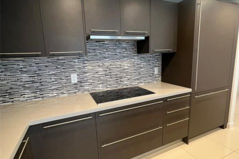 Condo in Doral, Florida, 3 bedrooms  № 2038021 - photo 7