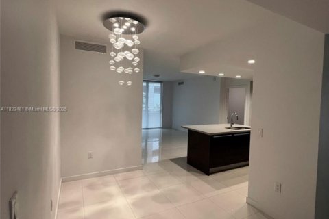 Condo in Doral, Florida, 3 bedrooms  № 2038021 - photo 3
